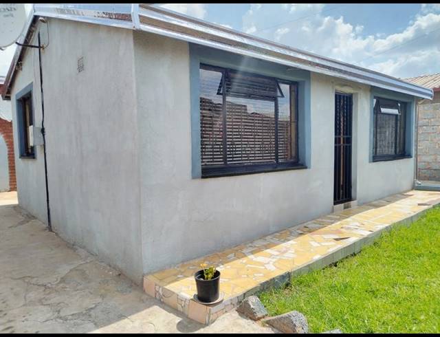 2 BEDROOM PROPERTY TO RENT IN MOLAPO